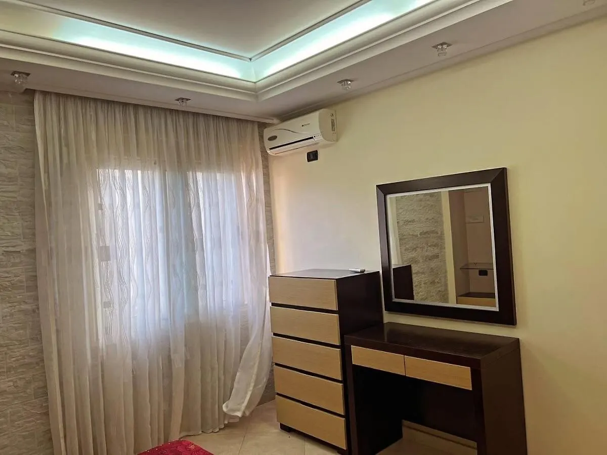 Diell Apartament Влёра 0*,